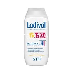 Ladival loción triple protección solar piel tatuada SPF 50+ 200 ml - Imagen 1